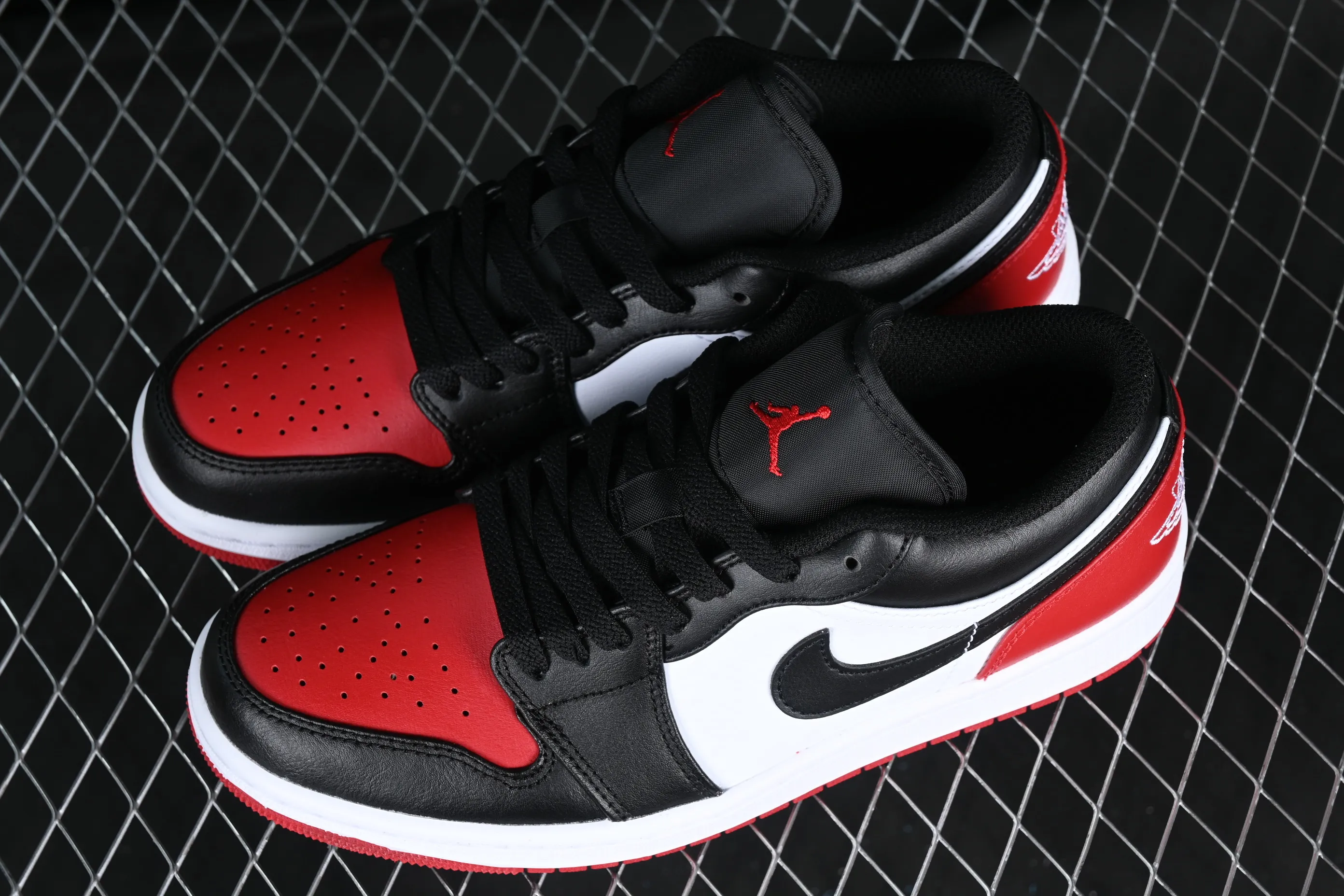 All categories Air Jordan Jordan series basketball shoes Air Jordan 1 Low G version pure original Air Jordan 1 Low SE "Bred Toe" AJ1 Joe 1 black and red low-top cultural casual sneakers 553558-161